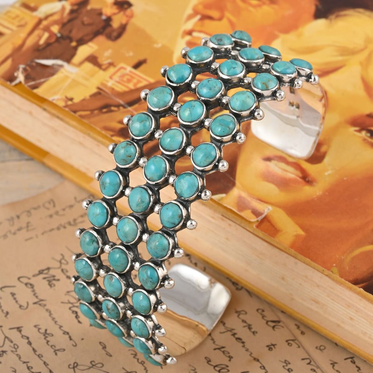 SANTA FE Style Turquoise Cuff Bracelet in Sterling Silver (7.00 In) (30.15 g) 7.50 ctw image number 1