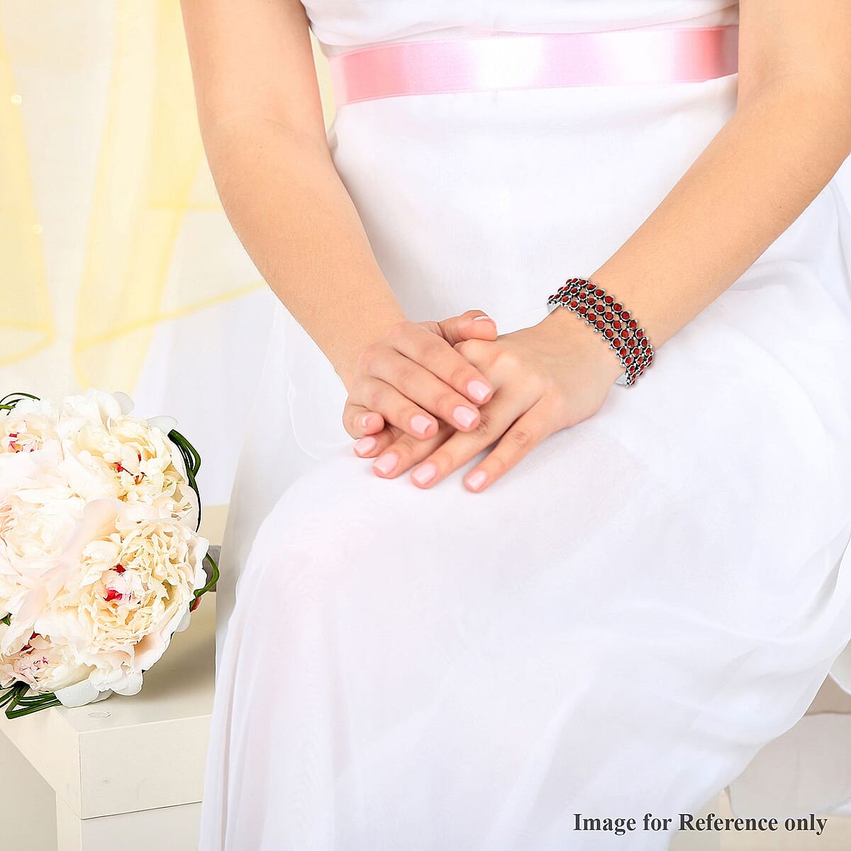 Santa Fe Style Coral Cuff Bracelet in Sterling Silver (7.00 In) 7.50 ctw image number 2