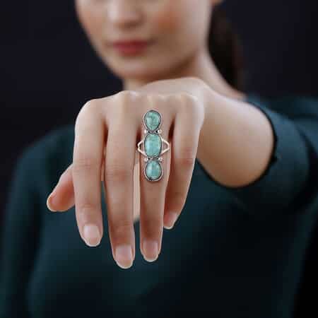 Santa Fe Style Turquoise 3 Stone Ring in Sterling Silver (Size 6) 4.50 ctw image number 2