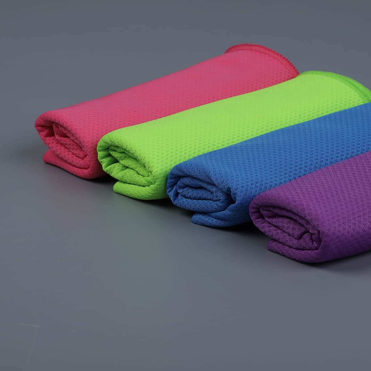 HOMESMART Set of 4 Multi Color 45% Polyester & 55% Nylon Cooling Towels (12"x35") image number 6