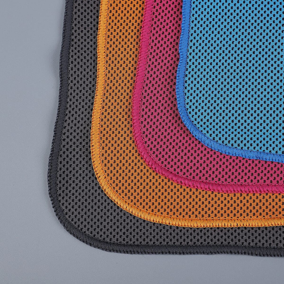 Homesmart Set of 4 Polyester & Nyon Cooling Towels image number 5