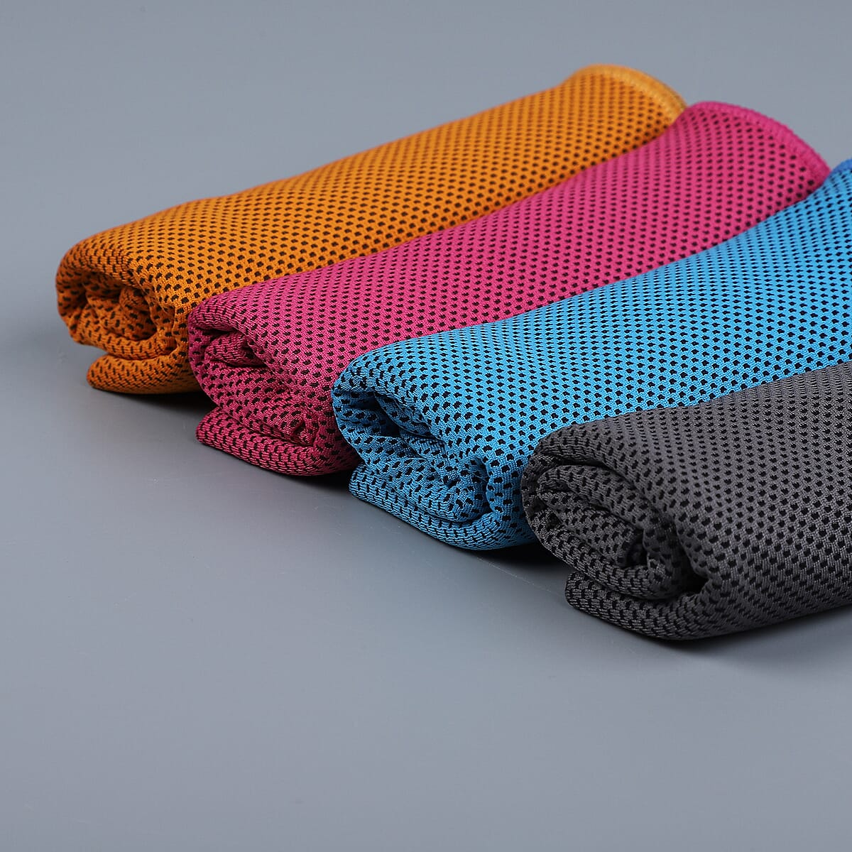 Homesmart Set of 4 Polyester & Nyon Cooling Towels image number 6