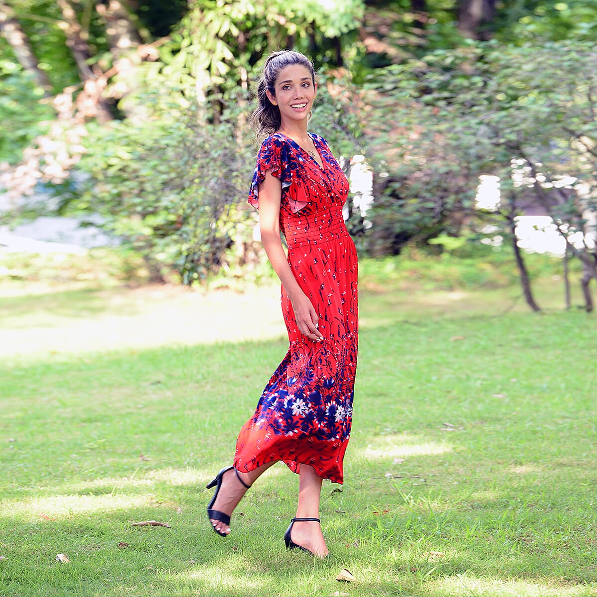 JOVIE Red Floral Smocked Waist Maxi Dress with Flutter Sleeve image number 4