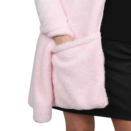 Social Grace Convertible Pink Travel Blanket Wrap with Pockets image number 2