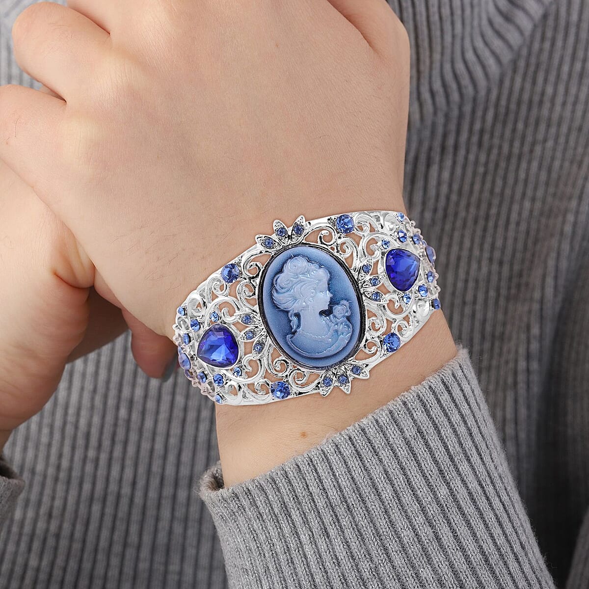 Blue Cameo and Blue Crystal and Glass Bangle Bracelet in Silvertone (6.50 In) image number 2
