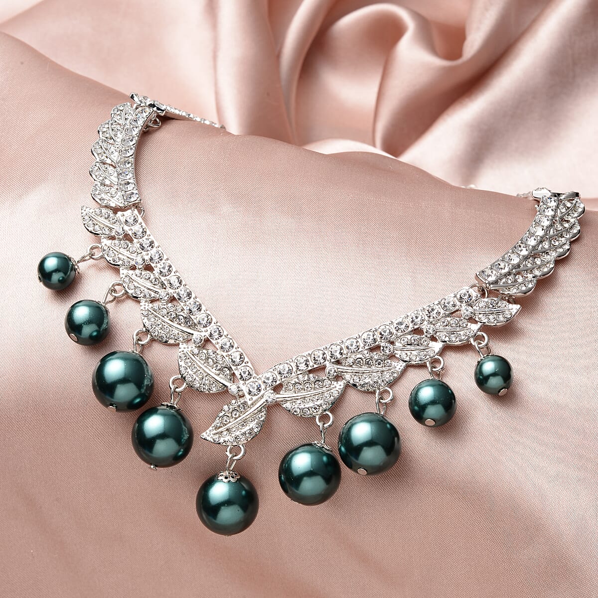 Simulated Peacock Pearl and White Austrian Crystal Bib Necklace 20.50 Inches in Silvertone image number 1