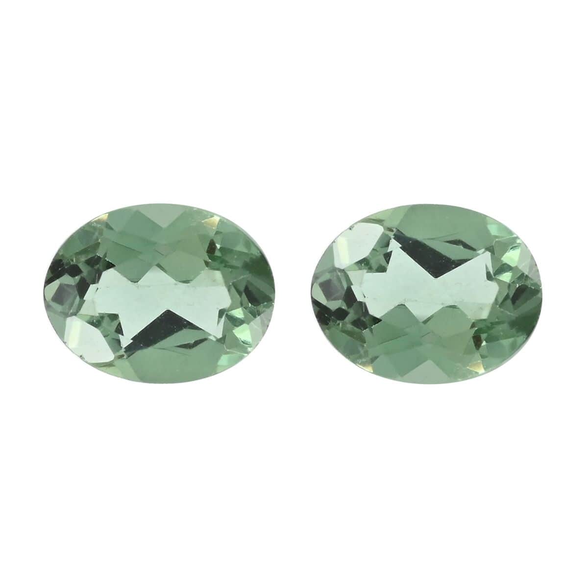 AA Natural Green Apatite (Ovl 5x4 mm) 0.70 ctw image number 0