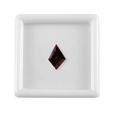 AA Mozambique Garnet (Kite 8x5.5 mm) 0.70 ctw