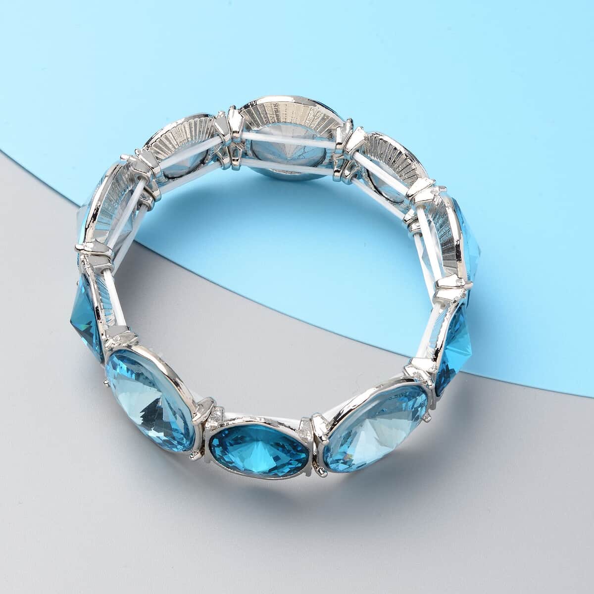 Blue Glass Bracelet in Silvertone (7.00 In) image number 1