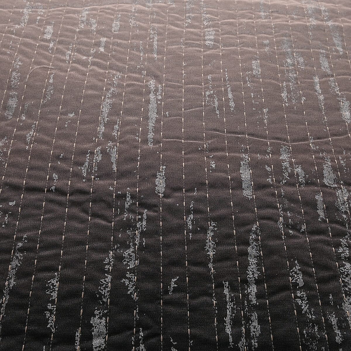 Cloud9 Luxury Bedding Collection, Ombre Quilt and Matching Shams with Silver Foil, Queen Size image number 2