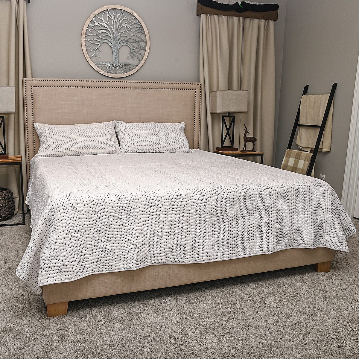 Cloud9 Luxury Bedding Collection, Ivory Quilt and Matching Shams with Navy Pick Stitch Design - Queen , Microfiber Quilt Set , Bed Comforter Set , Bedding Set image number 1