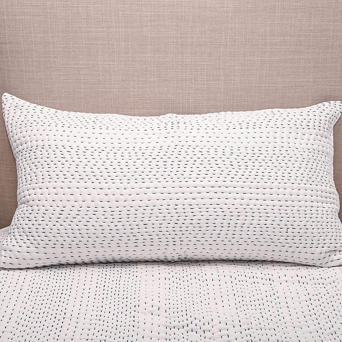 Cloud9 Luxury Bedding Collection, Ivory Quilt and Matching Shams with Navy Pick Stitch Design - Queen , Microfiber Quilt Set , Bed Comforter Set , Bedding Set image number 2