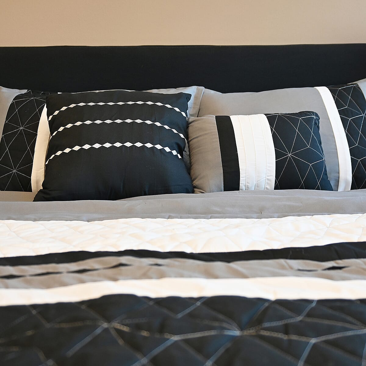 DAHDOUL 5PC Prestige Navy and Gray Comforter Set -King image number 1