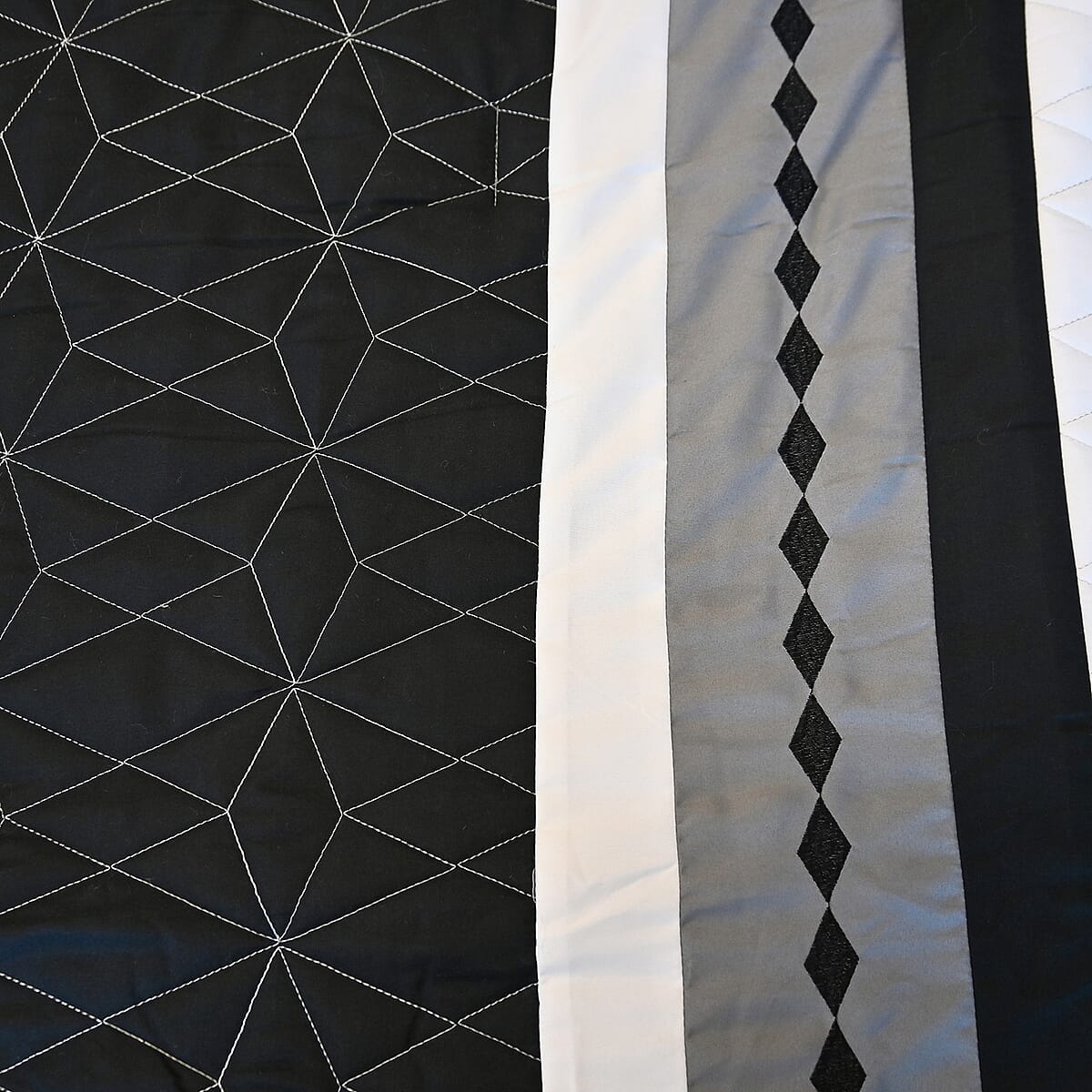 DAHDOUL 5PC Prestige Navy and Gray Comforter Set -King image number 2