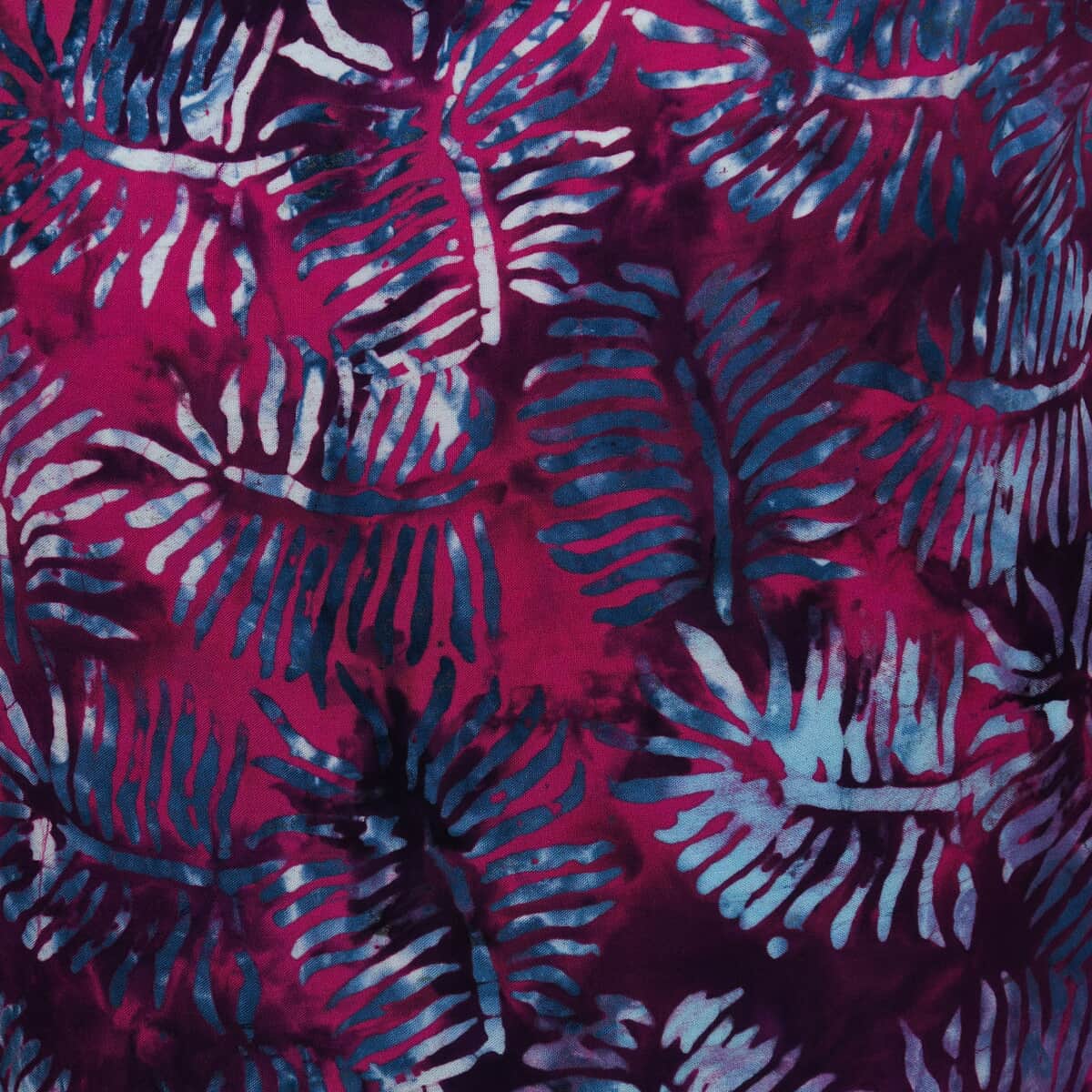 Handmade Dark Pink Leaf Motif Pattern 100% Rayon Sarong image number 4