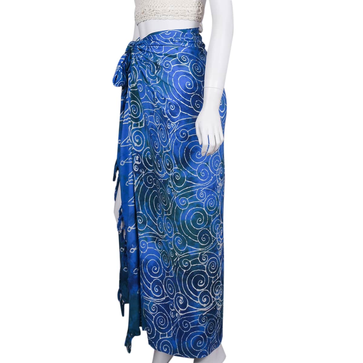 Handmade Blue Spiral Motif Pattern 100% Rayon Sarong image number 3