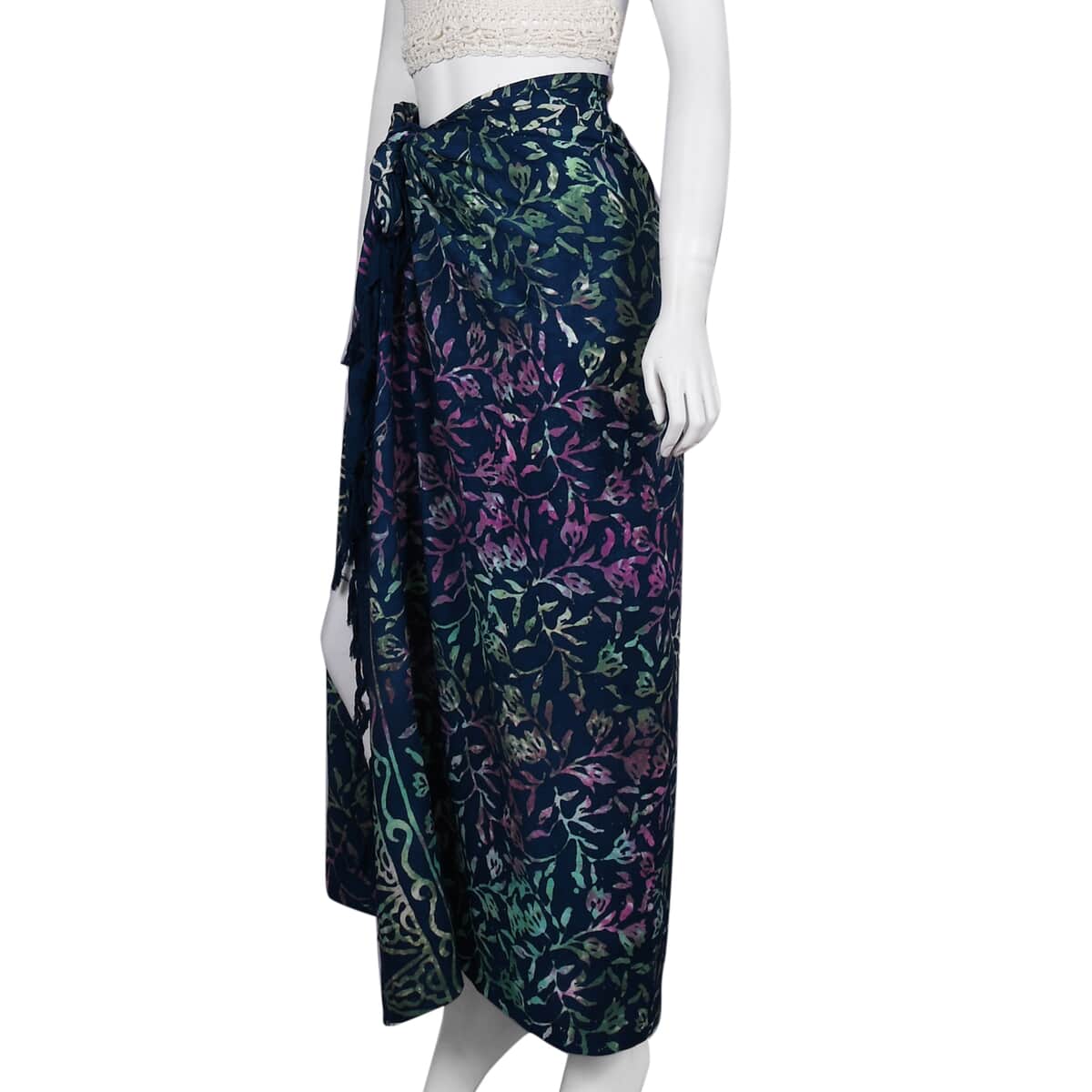 Handmade Dark Grey Floral Motif Pattern 100% Rayon Sarong | Women's Saron Wrap | Sarong Skirt | Beach Sarong Cover Up image number 3