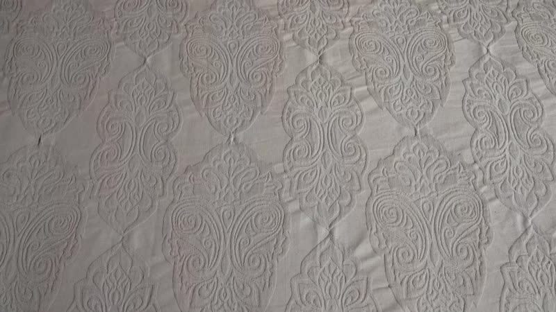 "Matelassé  Quilted  Bedspread Set with 2 Pillowcases - 100% Cotton Queen 350 gsm"