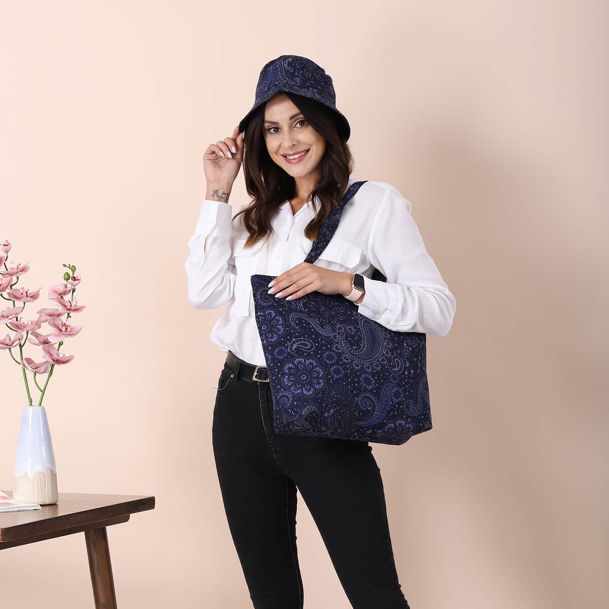 Set of 2 Blue and Paisley Pattern Viscose Tote Bag with Matching Hat image number 0
