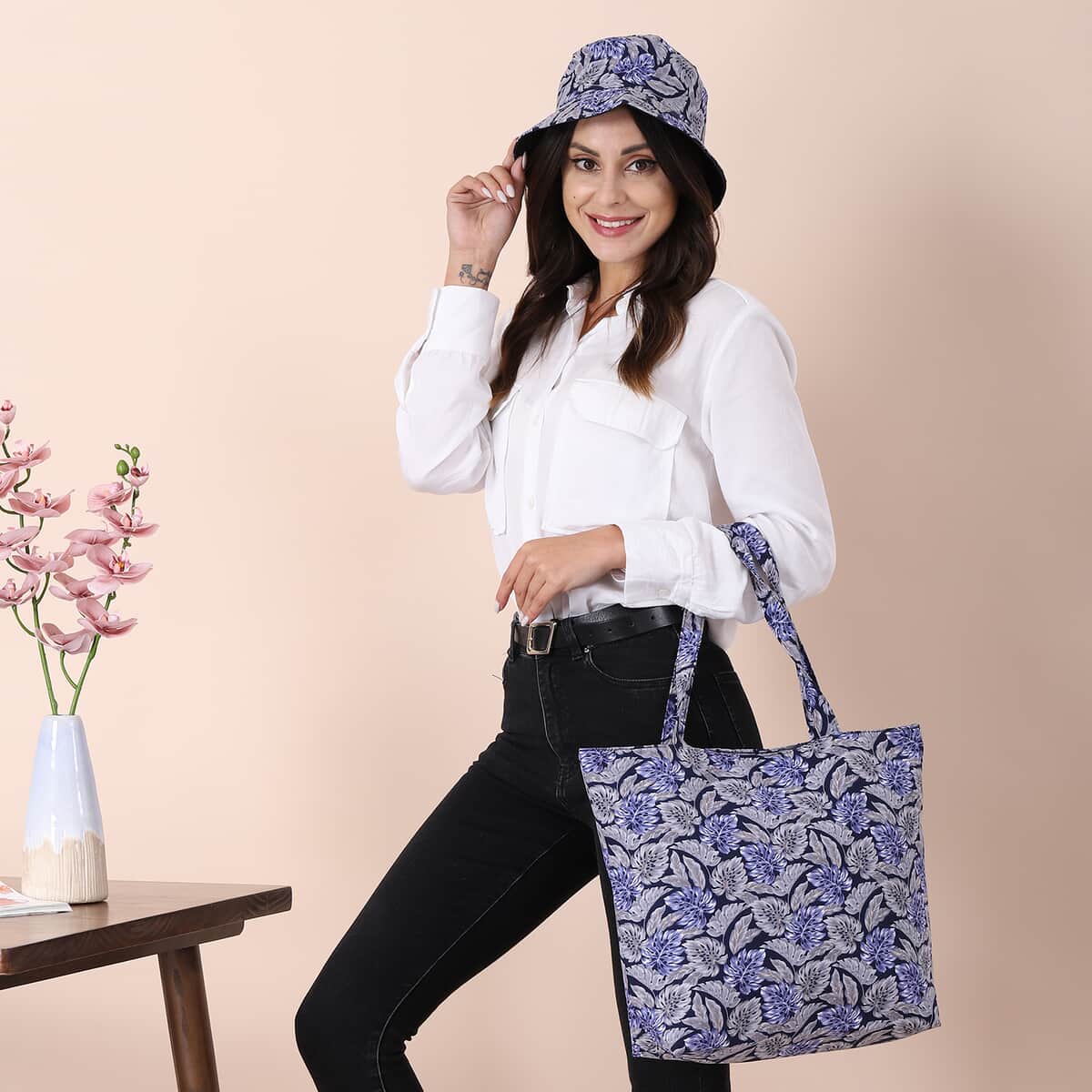 Set of 2 Blue and White Leaf Pattern Viscose Tote Bag with Matching Hat image number 1