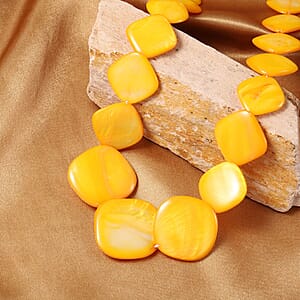Yellow Shell Pearl Necklace 18-20 Inches in Stainless Steel
