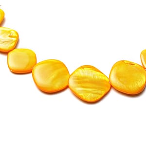 Yellow Shell Pearl Necklace 18-20 Inches in Stainless Steel