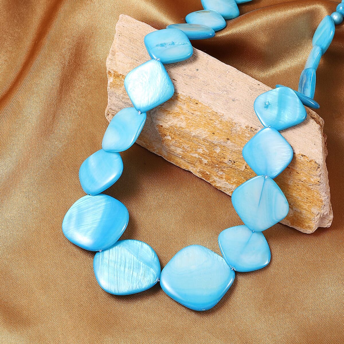 Blue Shell Pearl Necklace 18-20 Inches in Stainless Steel image number 1