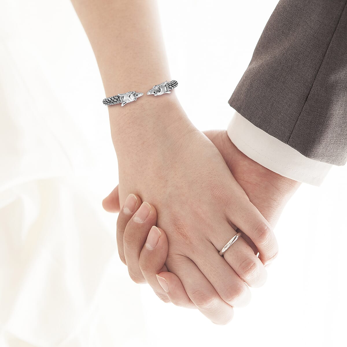 Bali Legacy Sterling Silver Elephant Cuff Bracelet (7.25 In) 55.40 Grams image number 2