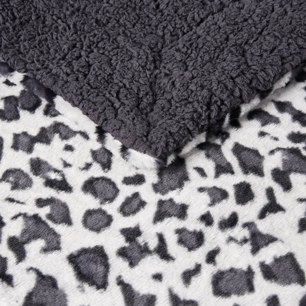 VCNY HOME Faux Fur Black Cheetah Throw image number 2