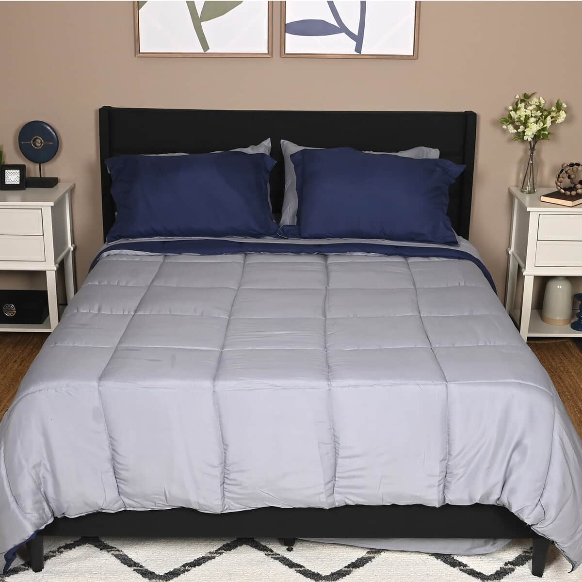 Victory Classic New York Closeout Lincoln Navy, Gray Reversible 5pc Bed in a Bag Comforter Set includes Sheet Set - XL Twin image number 1
