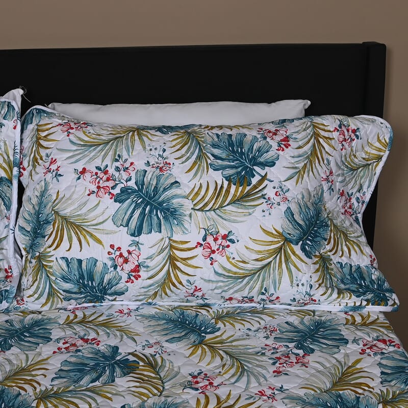 Closeout SEASIDE VILLA 3pc White and Green Leaf Disperse Print Quilt Set (Queen)