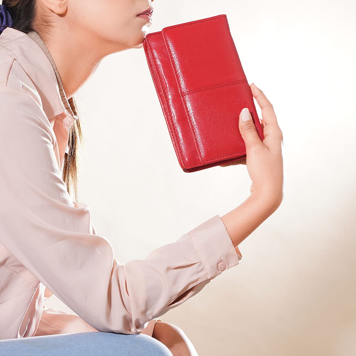 Hong Kong Closeout Cherry Genuine Leather RFID Mobile Case Crossbody Bag with Detachable Shoulder Strap image number 2