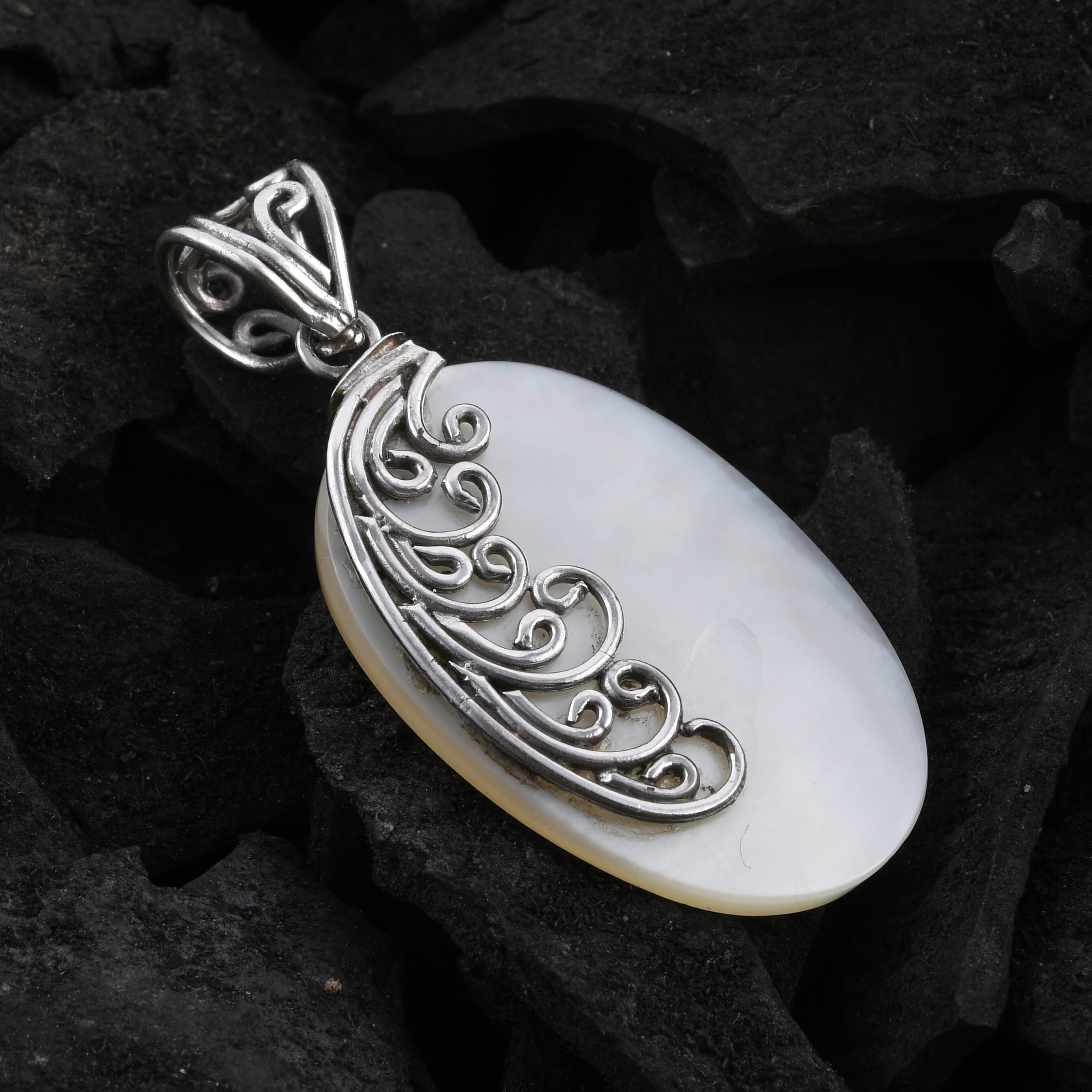 Mother Of Pearl Oval Pendant in Sterling Silver