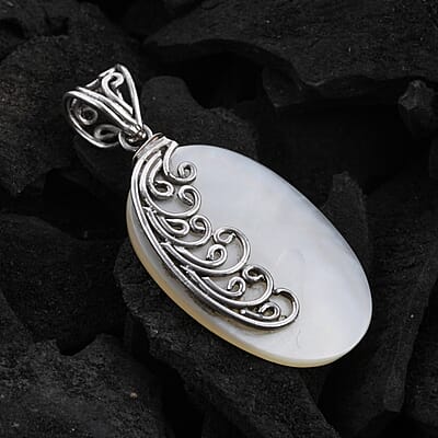 Mother Of Pearl Oval Pendant in Sterling Silver