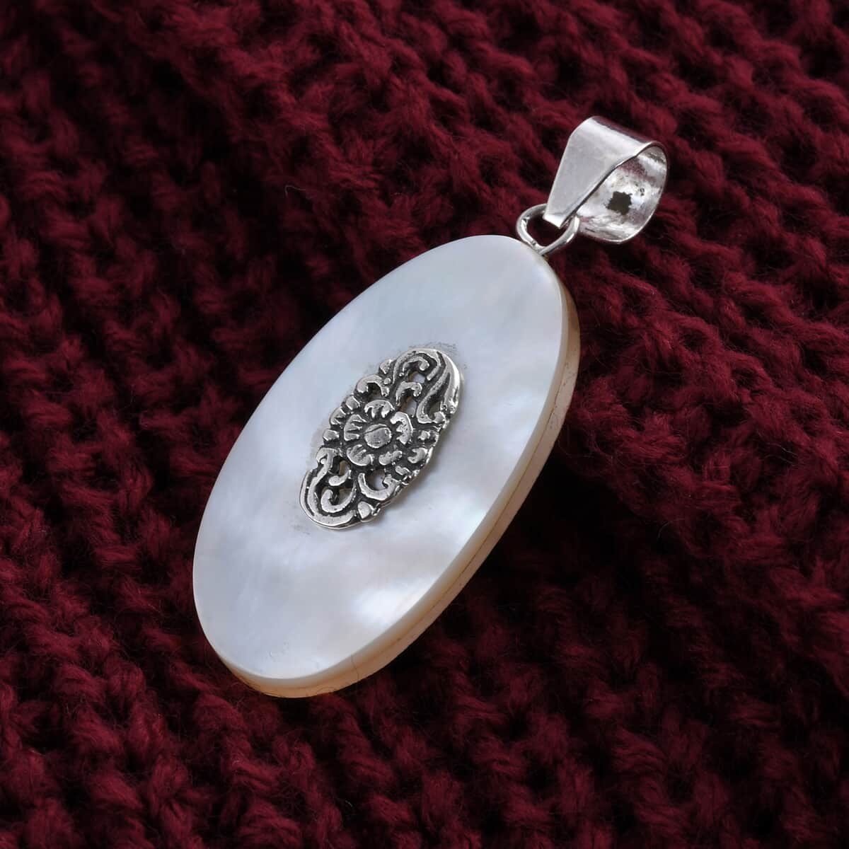 Mother Of Pearl Oval Shape Pendant in Sterling Silver image number 1