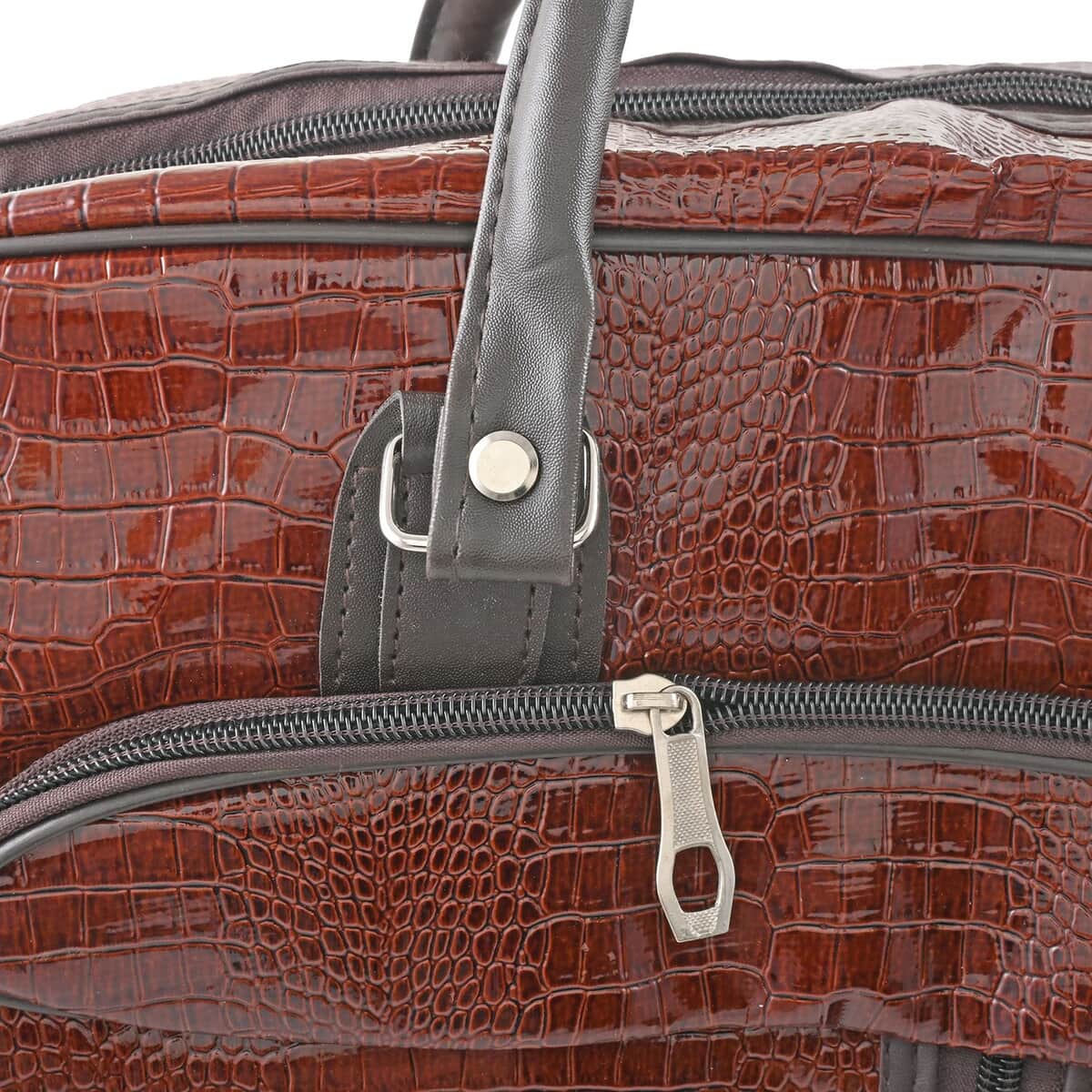 Hong Kong Closeout Deal Vintage Crocodile Pattern Faux Leather Travel Bag with Shoulder Strap image number 5