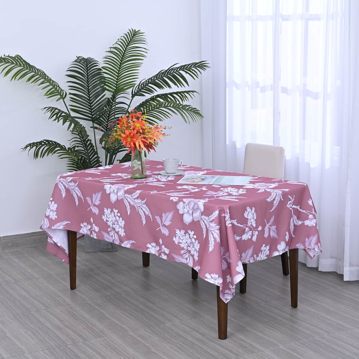 Homesmart Pink Floral Pattern Tablecloth image number 0