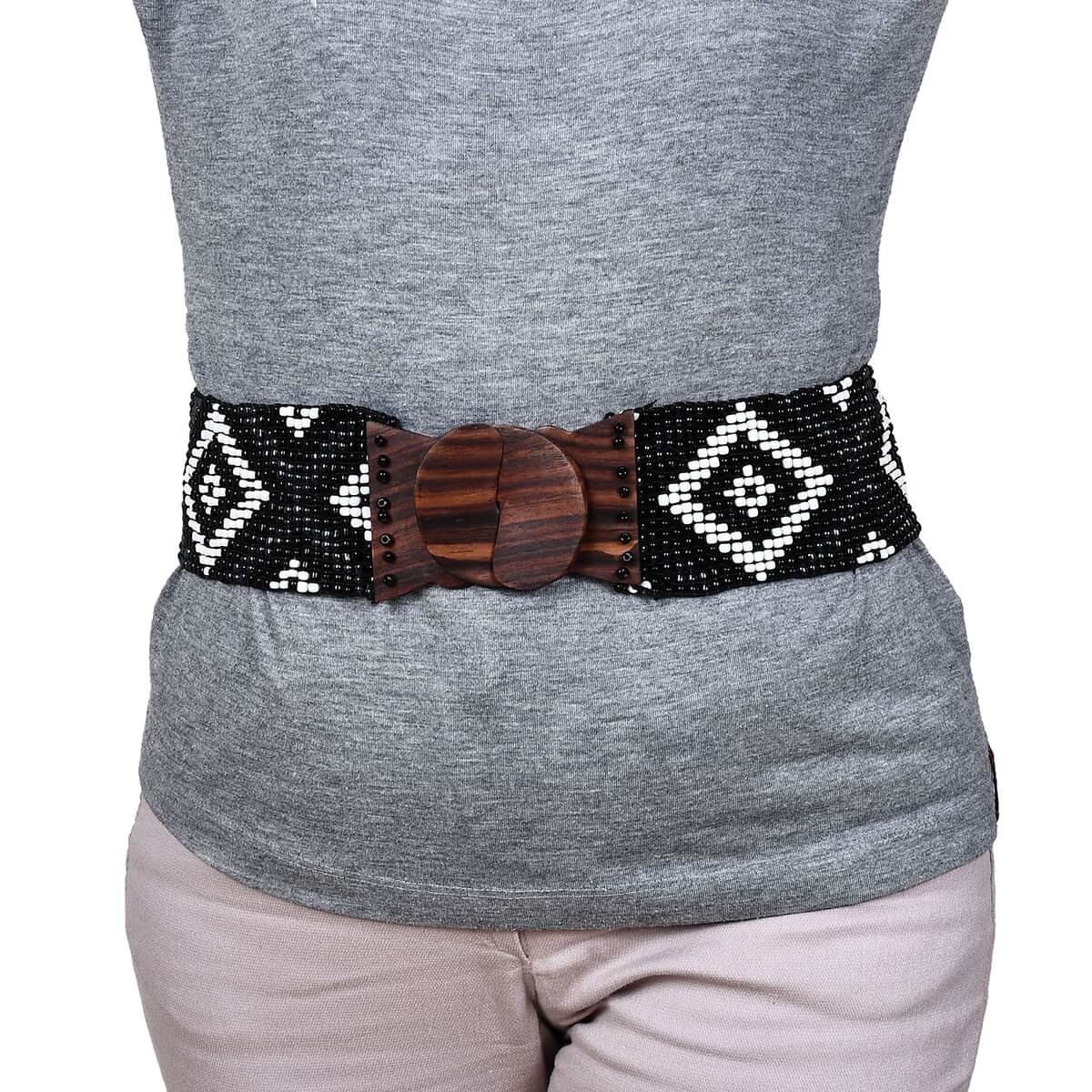 Handcrafted Black and White Southwestern Seed Beaded Stretch Belt with Wooden Buckle image number 1