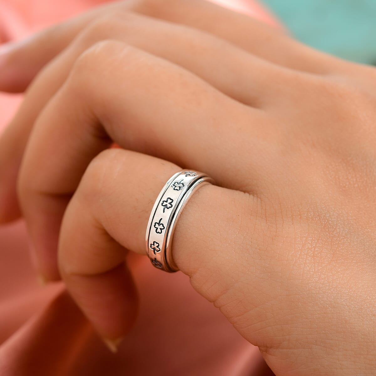 Clover Leaf Sterling Silver Spinner Ring, Anxiety Ring for Women, 925 Sterling Silver Spinner Ring, Fidget Rings for Anxiety for Women, Stress Relieving Anxiety Ring (Size 7.0) image number 2