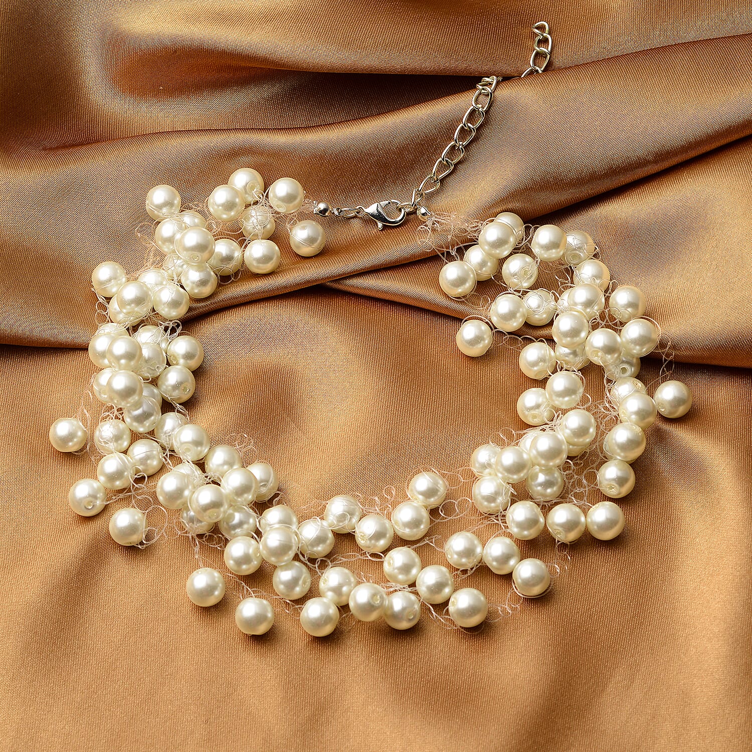 White Pearl Glass 7-9mm Beaded Necklace 18 Inches in Silvertone