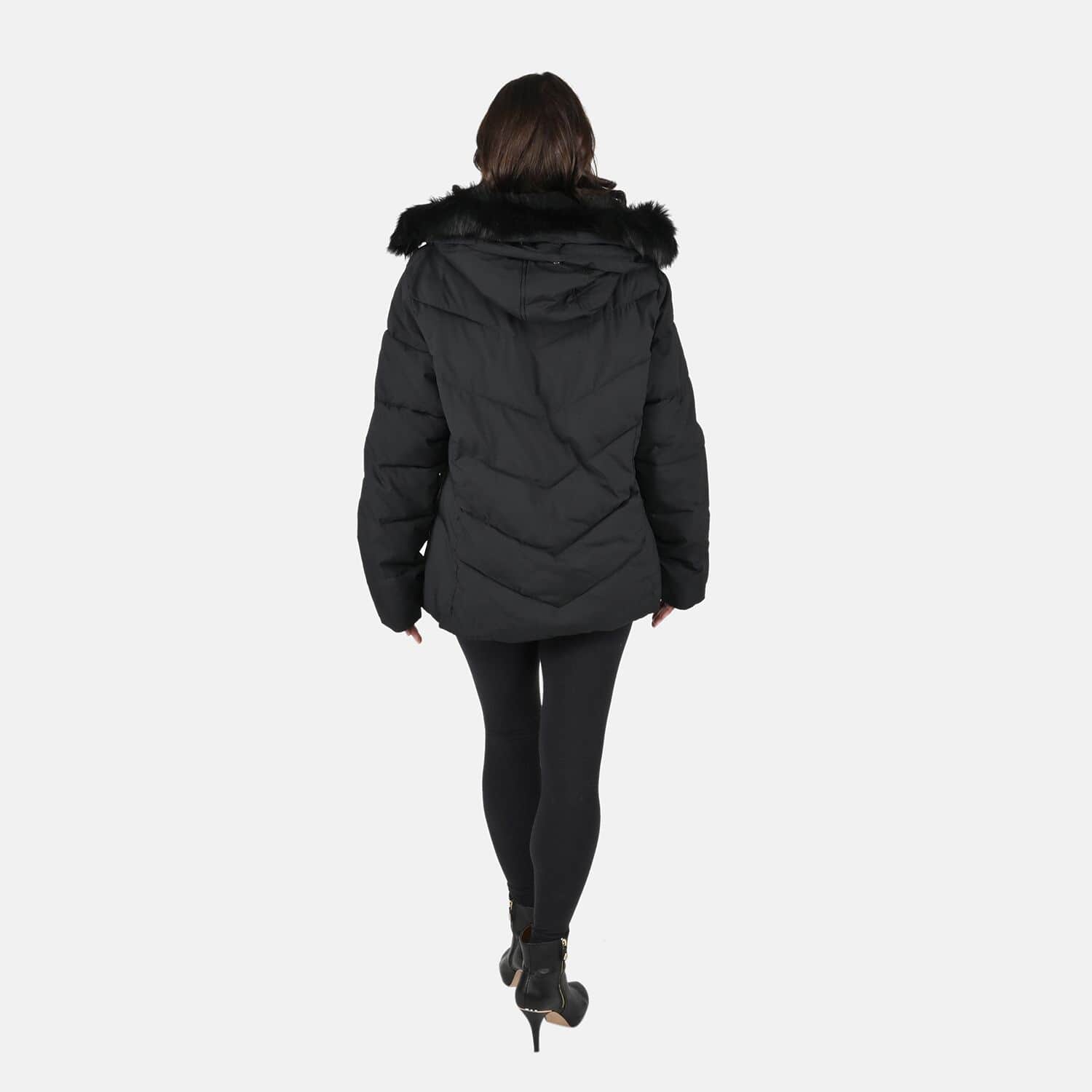 Women's short puffer discount coat with fur hood