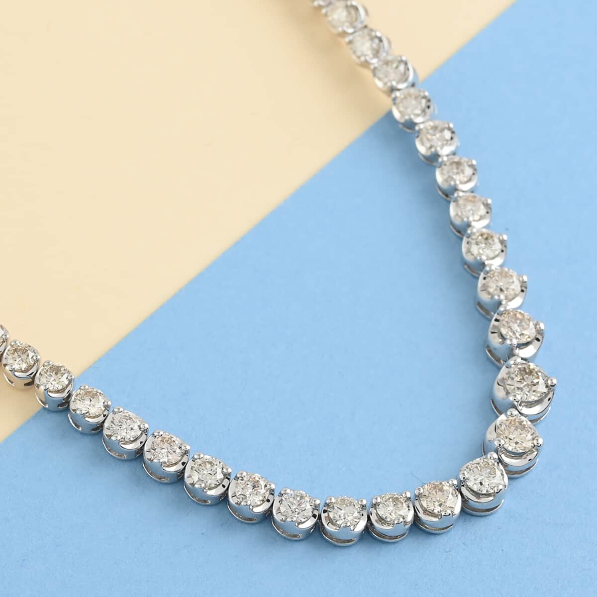 NY Closeout 14K White Gold G-H SI-VS Diamond Necklace 16 Inches 15.20 Grams 5.00 ctw image number 1