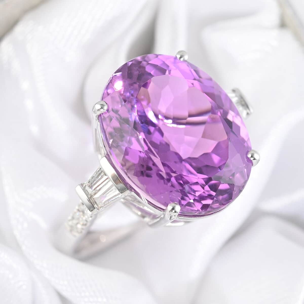 Certified & Appraised Rhapsody 950 Platinum AAAA Patroke Kunzite and E-F VS Diamond Ring (Size 8.0) 7.55 Grams 14.70 ctw image number 1