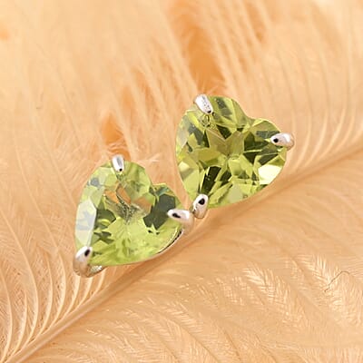 14K White Gold Peridot Heart Stud Earrings 0.50 ctw