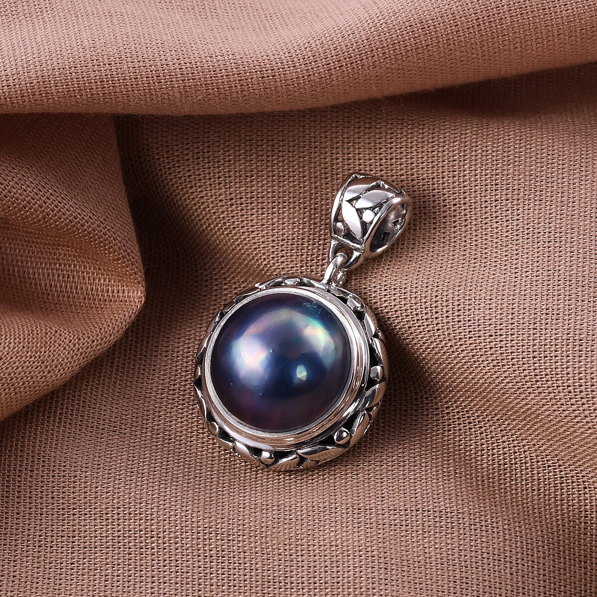Bali Legacy Blue Mabe Pearl 14-15mm Pendant in Sterling Silver image number 1