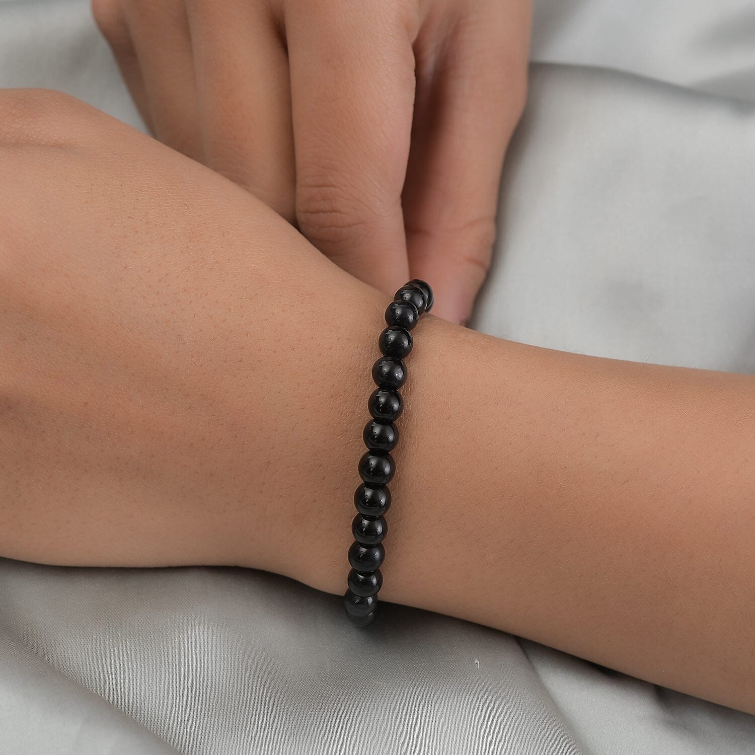 Thai Black Spinel - Product card gallery slide 3 (10144331432219)