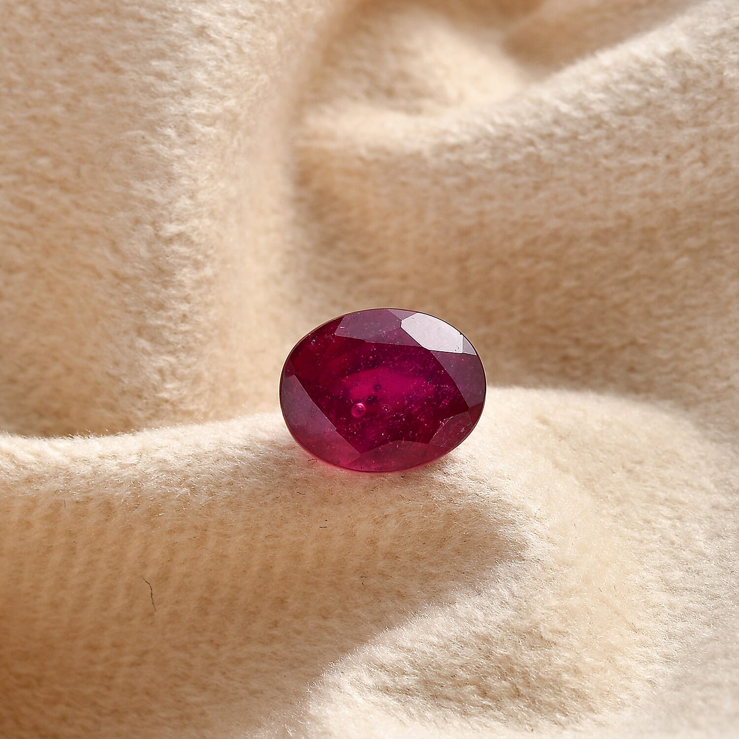 Niassa Ruby (FF) (Ovl 10x8 mm) 3.00 ctw Loose Gemstone