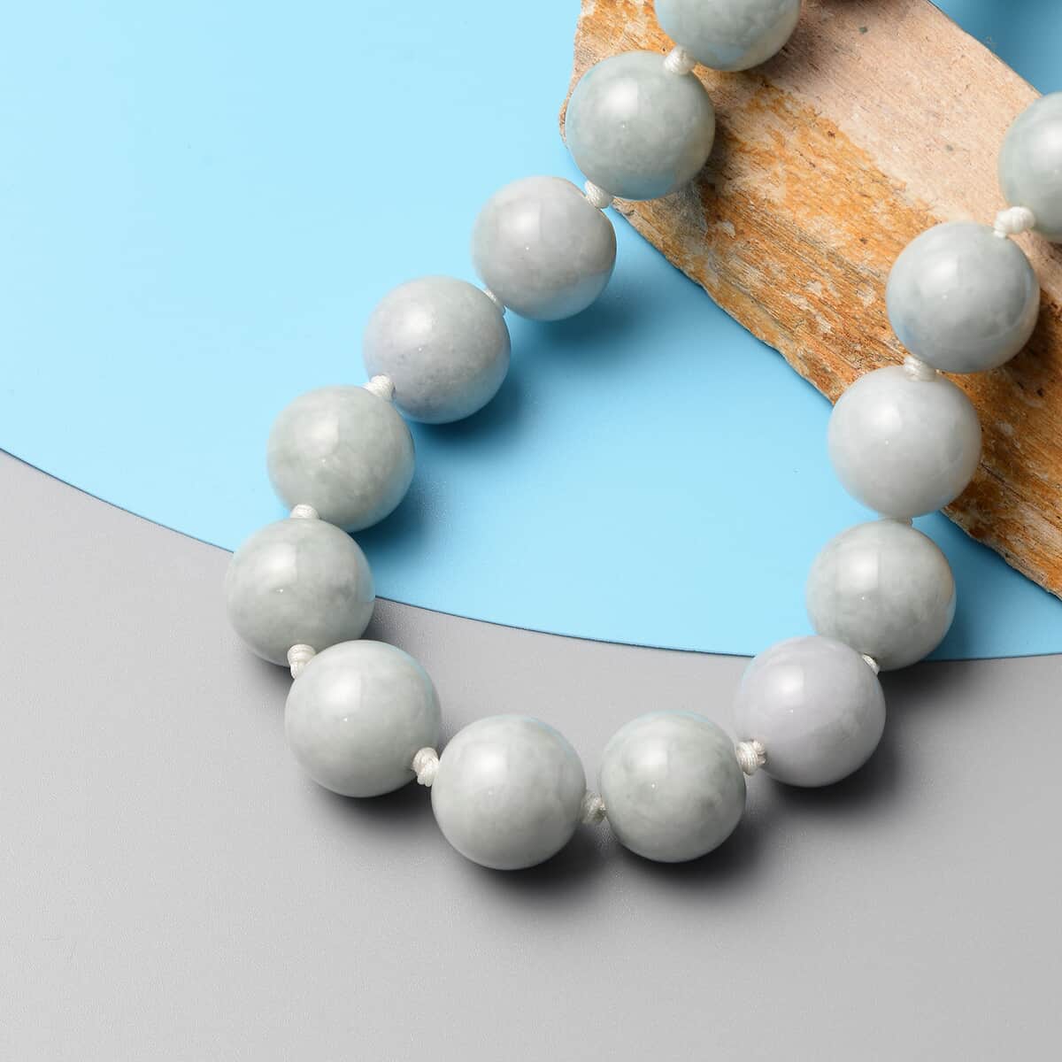 White Jade 15-17mm Beaded Necklace 18-22 Inches with Magnetic Clasp in Rhodium Over Sterling Silver 1168.00 ctw image number 1