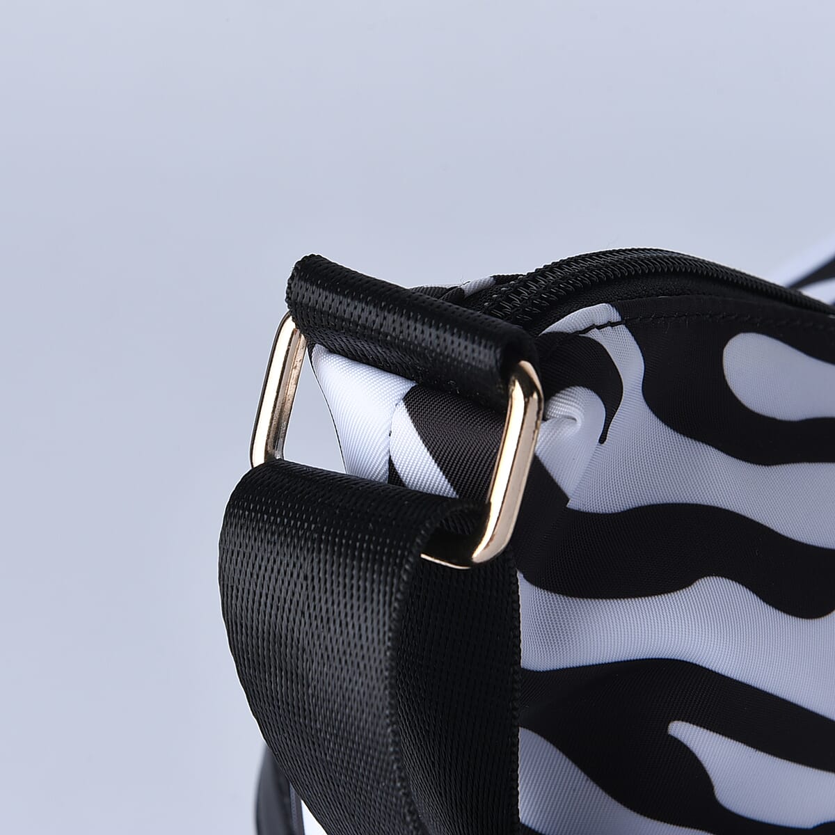 Black Color White Zebra Print Pattern Nylon Convertible Bag (18"x5"x10.5") with Shoulder Strap image number 6