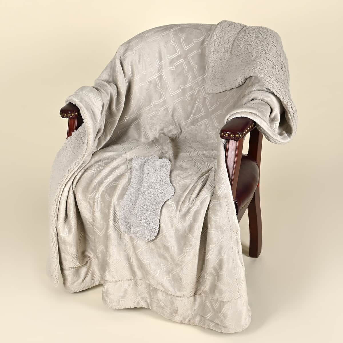 ARDOUR 2pc Gift Set Beige Sherpa Throw with Bonus Socks Set (One Size Fits Most) image number 1